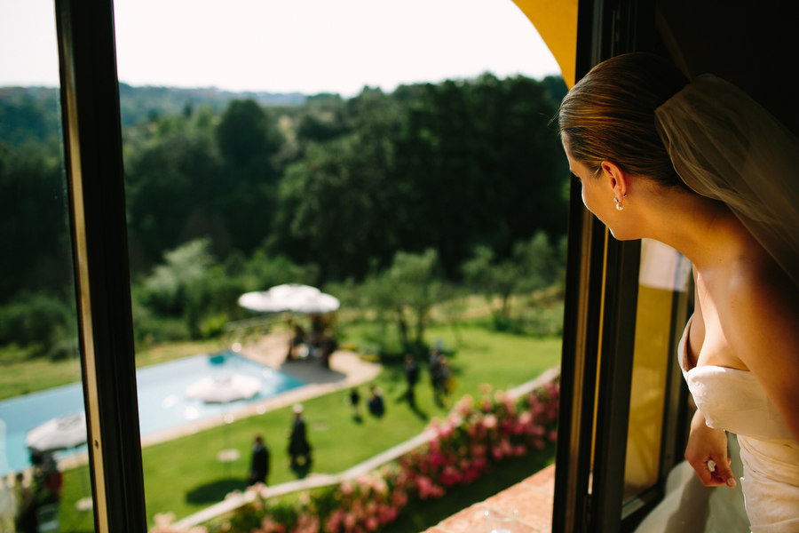 bride waiting for her wedding ceremony