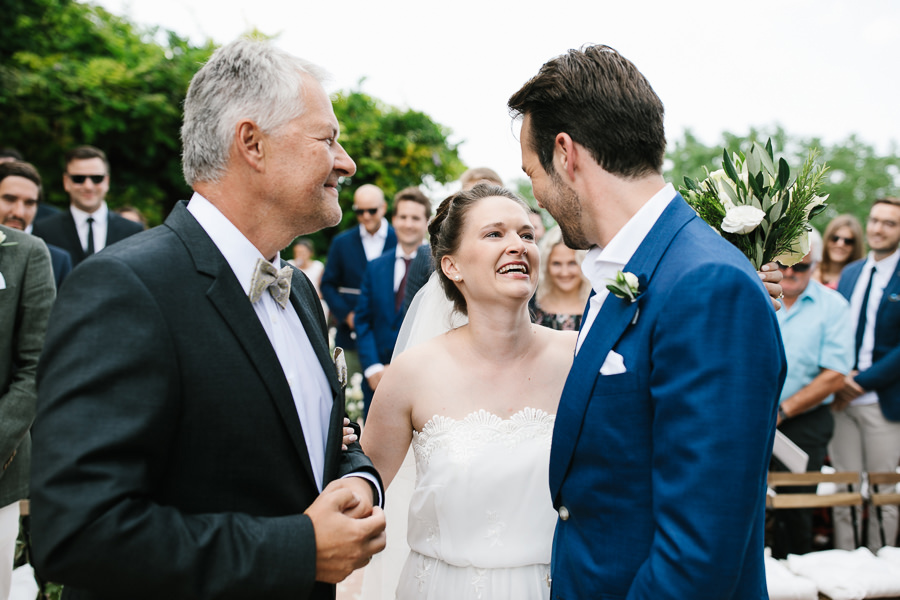 bride and groom meeting at la villa hotel wedding mombaruzzo