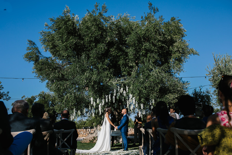 bride and groom symbolic wedding ceremony in italy