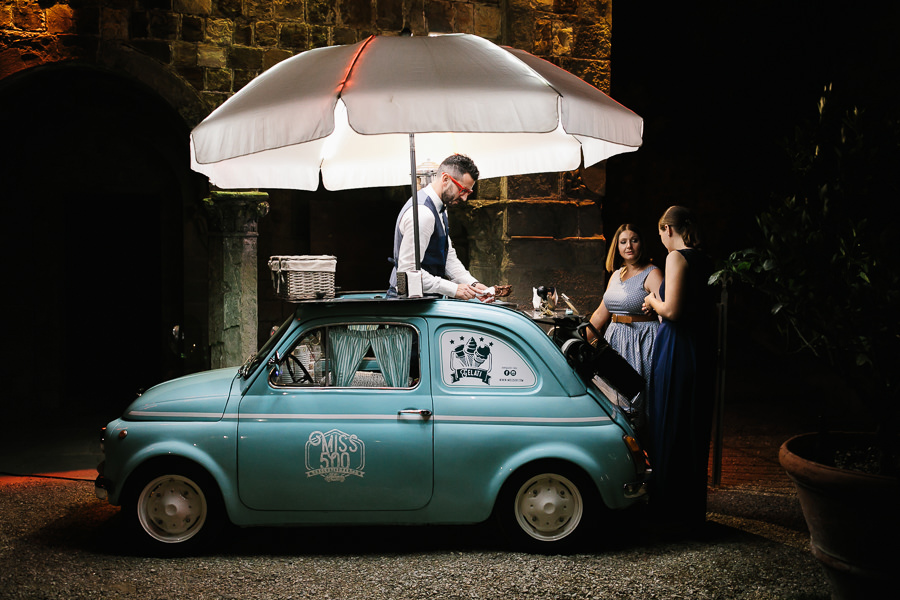 ice cream man at castello di vincigliata wedding