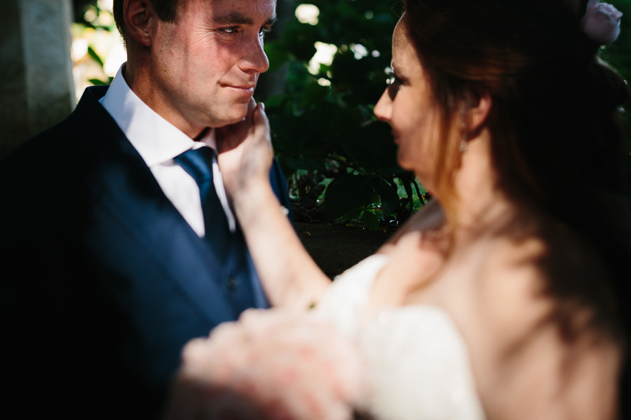 romantic moment between bride and groom in ravello Villa Cimbrone