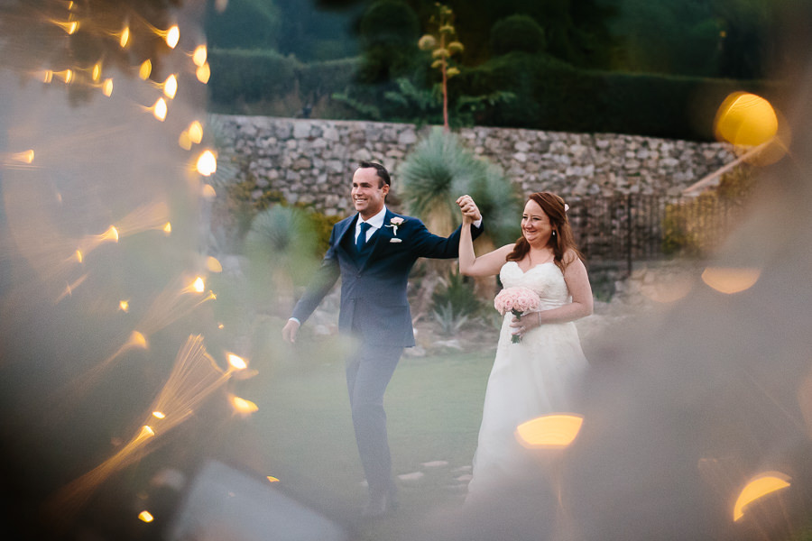 bride and groom reception entrance villa cimbrone