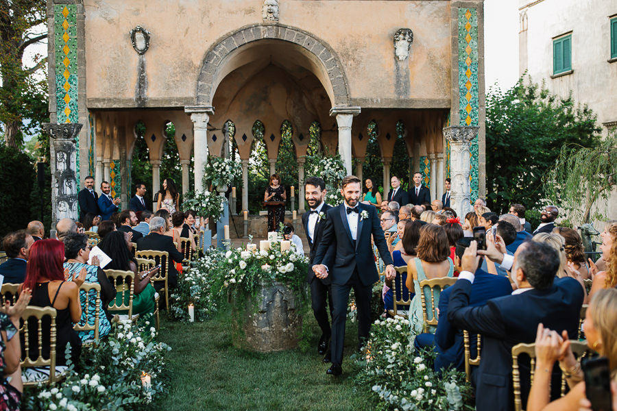 Romantic elegant wedding ceremony villa cimbrone amalfi coast