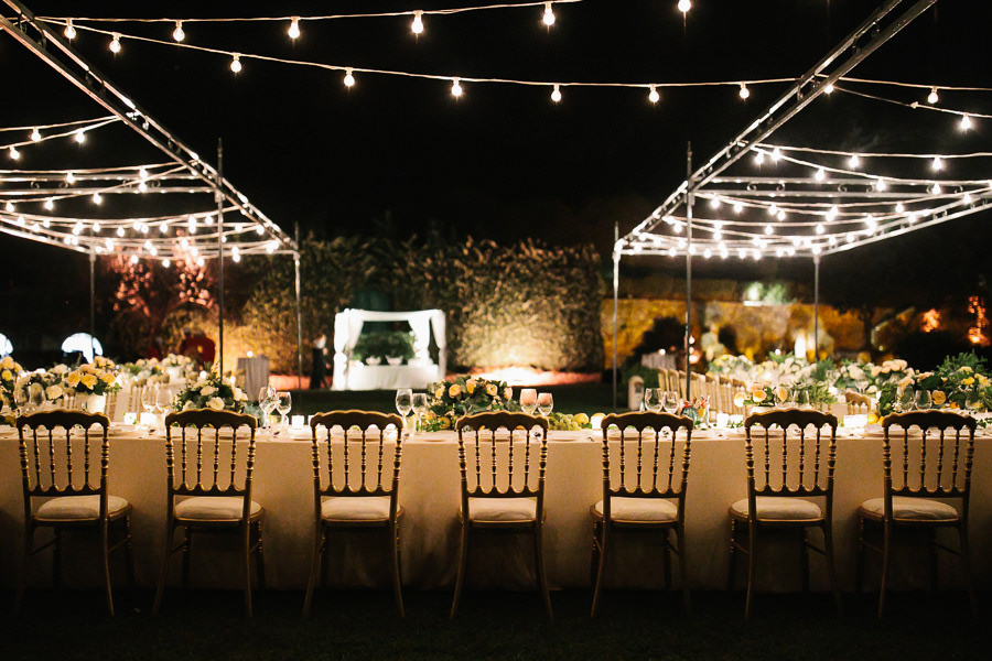 amazing table setting at villa cimbrone amalfi wedding