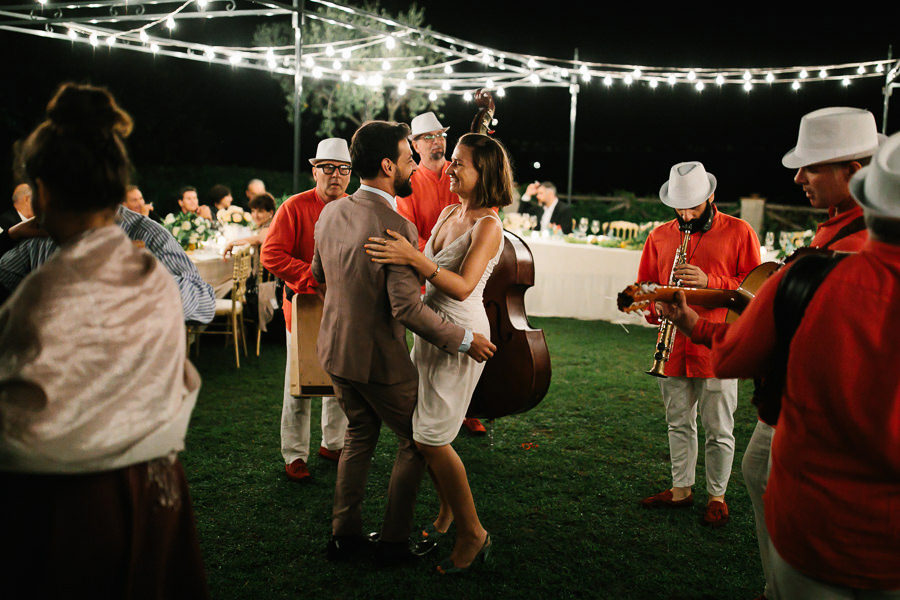 typical traditional italian wedding at villa cimbrone with neapo