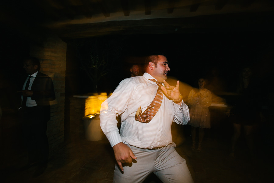 Cut the cake tuscany photographer