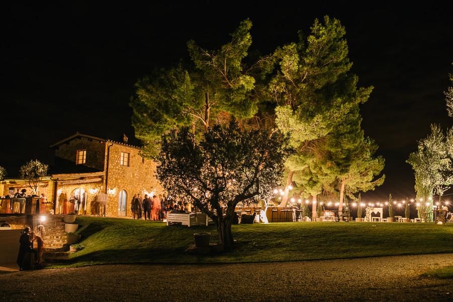 Dancing wedding guests italy