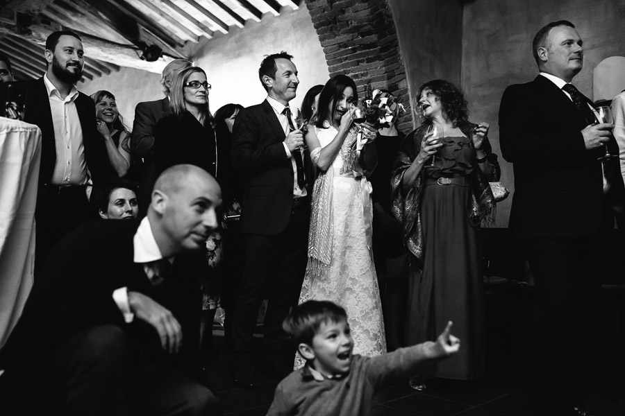 candid shots wedding reception tuscany