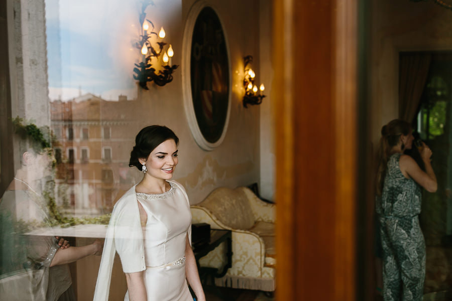 Bride preparation Wedding photographer Venice