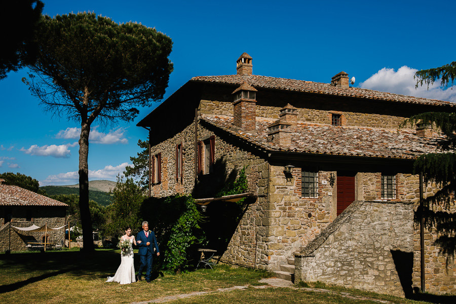 Wedding Photographer Umbria Bride and Dad walking down the aisle