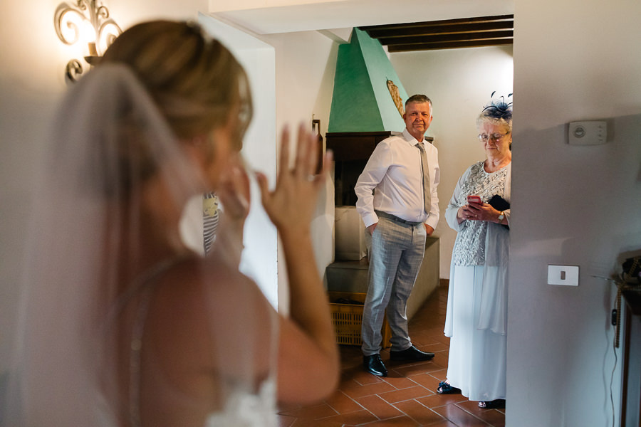 bride getting ready for wedding in florence