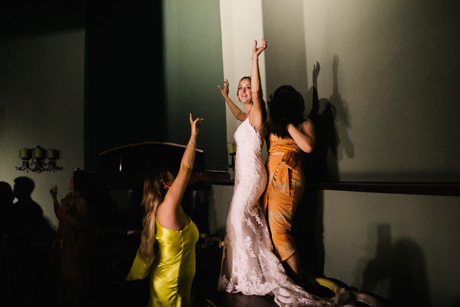 wedding dances at castello del trebbio in tuscany