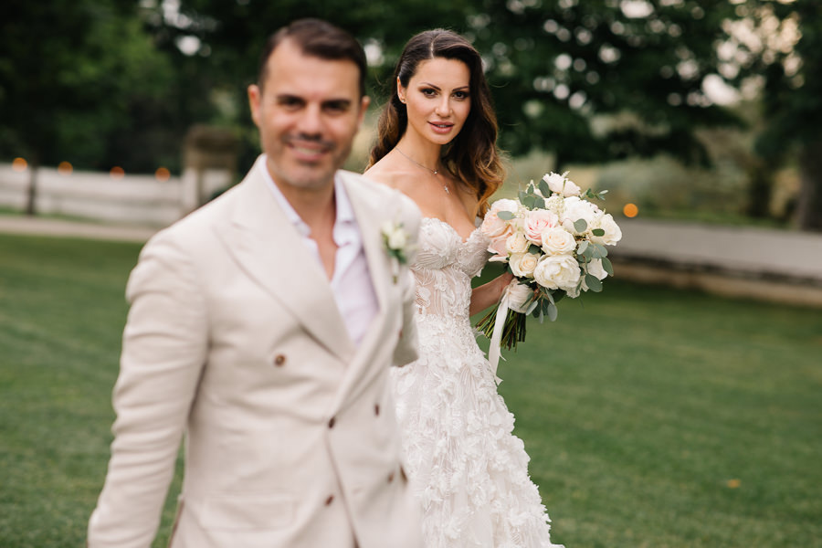 Bride and Groom Photo Session in the garden