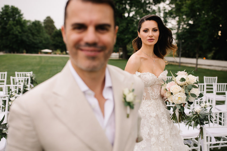 Bride and Groom Photo Session in the garden