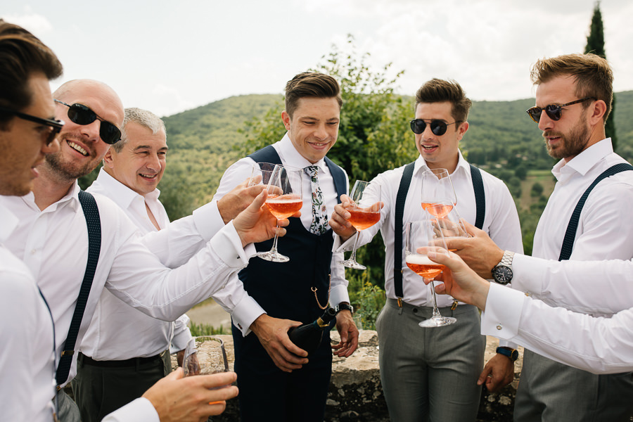 groom put on hi bow tie