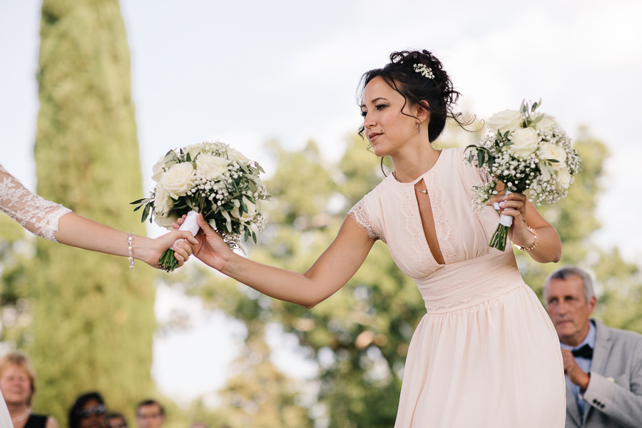 symbolic wedding ceremony with a view on castello di meleto