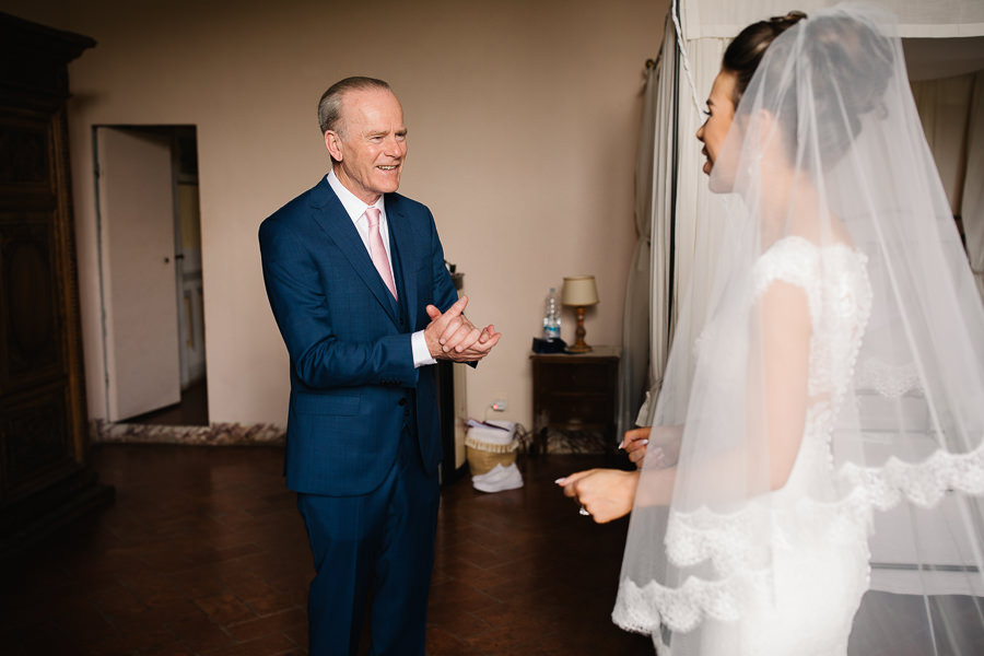 Father of the bride sees his daughter for the first time