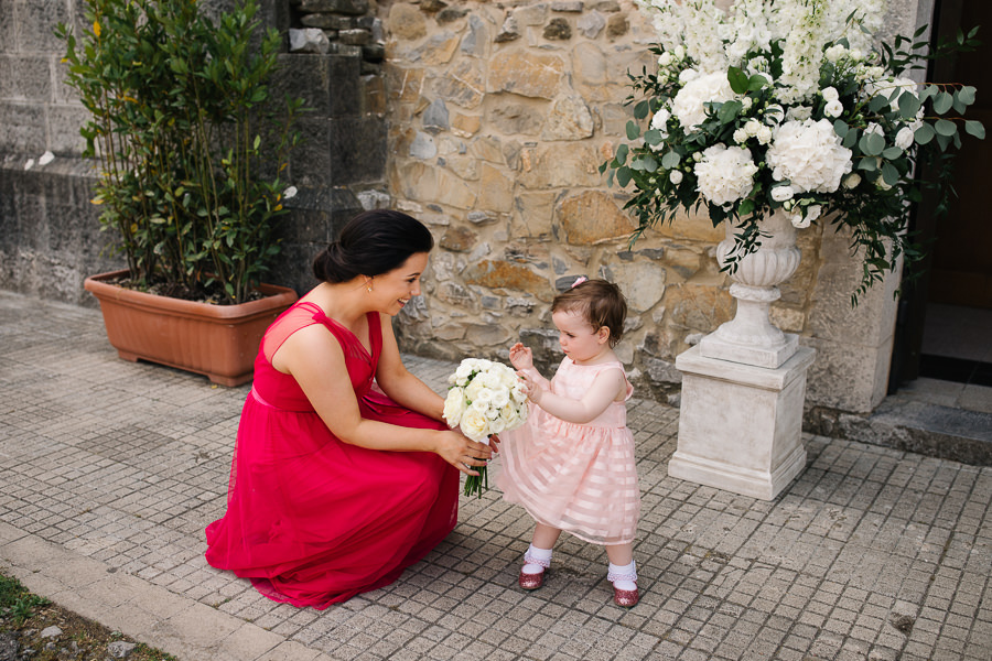 Father of the bride sees his daughter for the first time