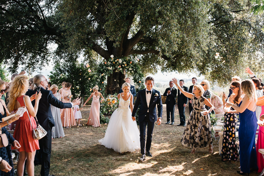 romantic wedding ceremony at Villa Di Maiano in Fiesole