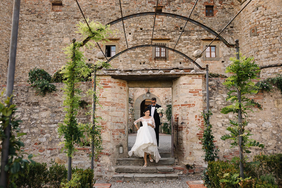 summer wedding at castello di meleto