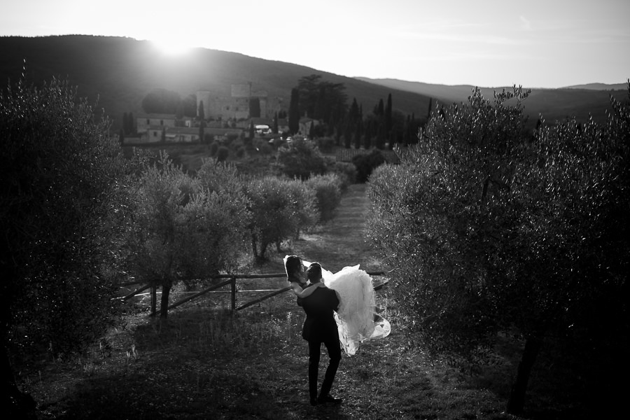 number one wedding photographer tuscany